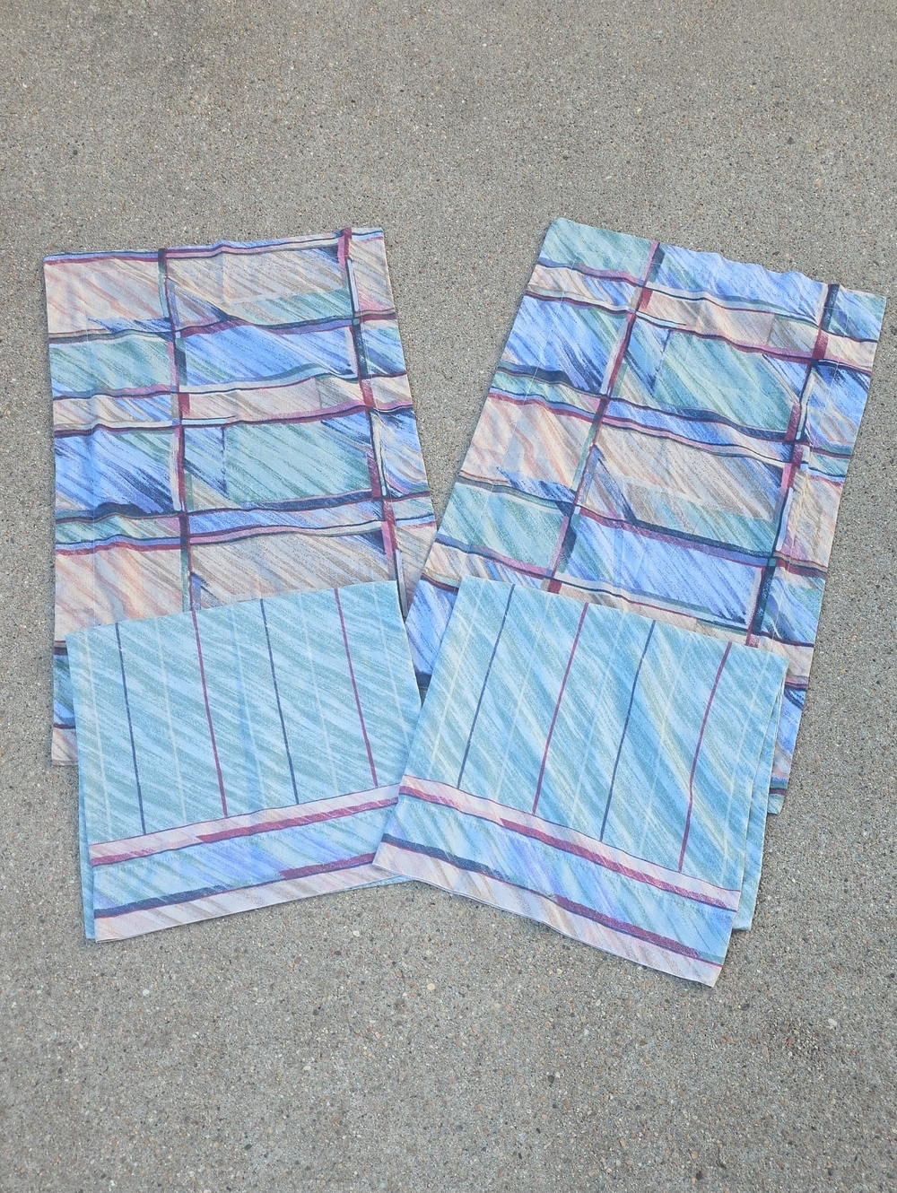 Vintage Springs King Shams & Pillowcases USA Bright Colors Lines & Brushstrokes